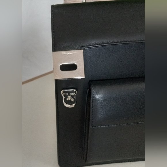 Salvatore Ferragamo, The Nero, Vintage Italian Leather Shoulder Bag - Picture 8 of 16